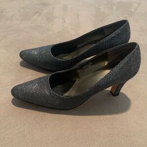 David Tate Silver/Black Metallic Heels - size 7.5